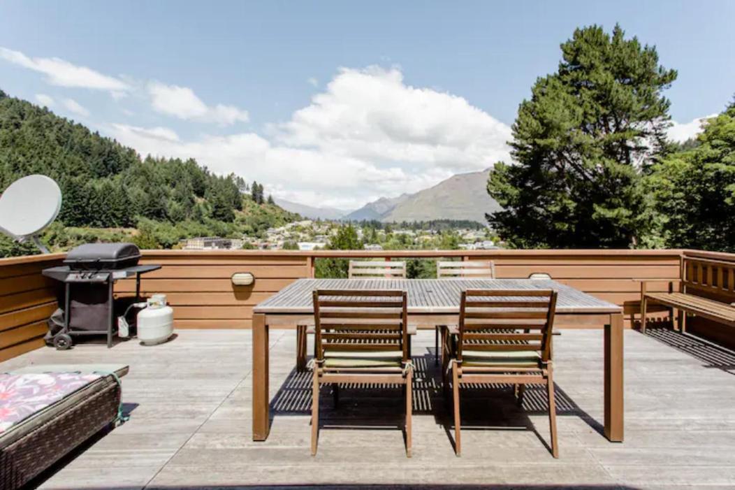 Hot Tub And Views Over Central Queenstown - Entire Holiday House Екстериор снимка