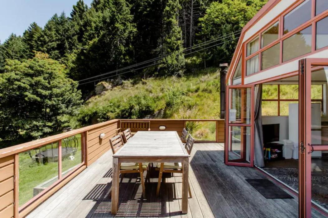 Hot Tub And Views Over Central Queenstown - Entire Holiday House Екстериор снимка